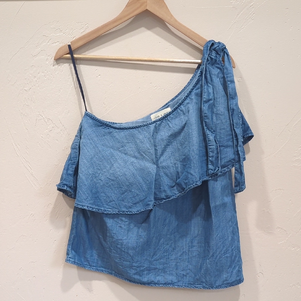 Cloth & Stone Denim One-Shoulder Top